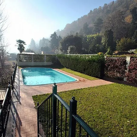 Sleeps 4 Pool Wifi * Meina