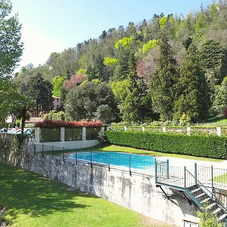 Sleeps 4 Pool Wifi * Meina