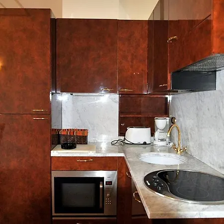 Apartment Sleeps 4 Pool Wifi Meina