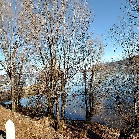 Sleeps 4 Pool Wifi Apartment *