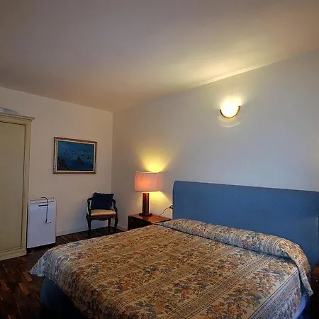 Sleeps 4 Pool Wifi