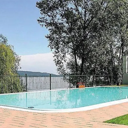 Sleeps 4 Pool Wifi Meina