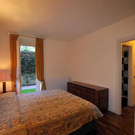 Sleeps 4 Pool Wifi Apartment *