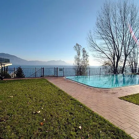 Sleeps 4 Pool Wifi Meina
