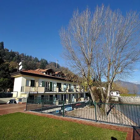 Sleeps 4 Pool Wifi Apartment *