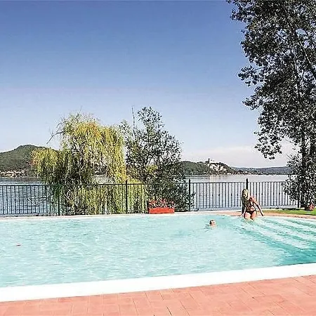 Apartment Sleeps 4 Pool Wifi
