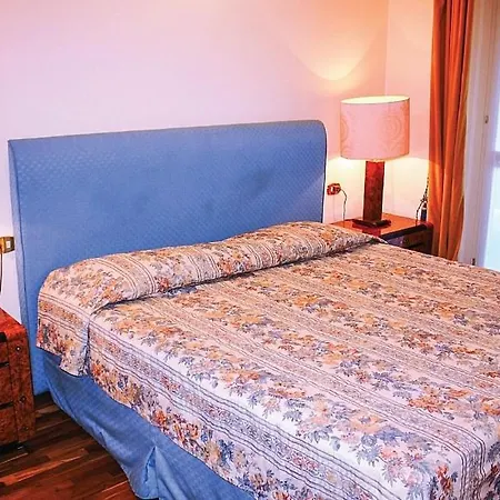Sleeps 4 Pool Wifi Apartment *