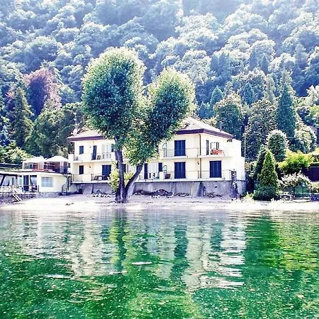 Sleeps 4 Pool Wifi * Meina